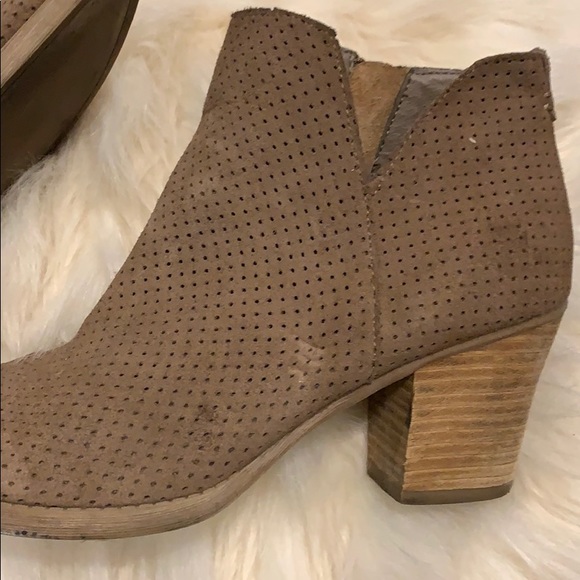 Dolce vita perforated suede bootie 7 - Picture 3 of 5